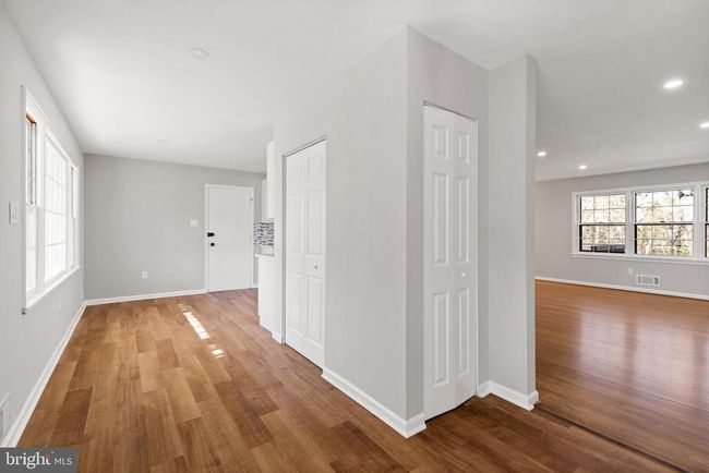 7517 Todd Pl, House other with 5 bedrooms, 3 bathrooms and null parking in MANASSAS VA | Image 20