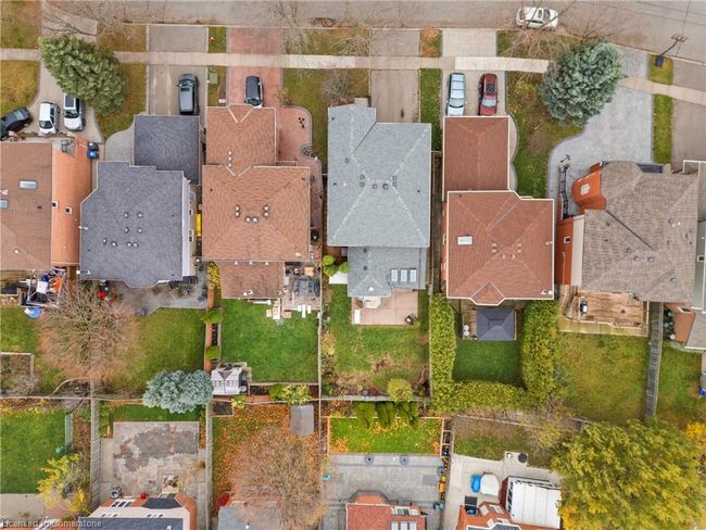 3962 Renfrew Cres, House other with 4 bedrooms, 4 bathrooms and 4 parking in Mississauga ON | Image 36