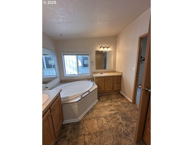 34112 Ophir Rd, House other with 3 bedrooms, 2 bathrooms and 2 parking in Gold Beach OR | Image 29