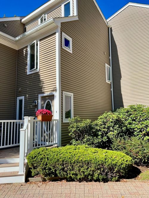 53-53 Pointe Rok Dr, Worcester, MA, 01604-1465 | Card Image