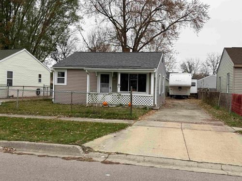 2069 E Parkwood Ave, Burton, MI, 48529-1763 | Card Image