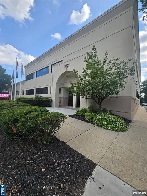 151 W Passaic St, Rochelle Park, NJ, 07662-3105 | Card Image