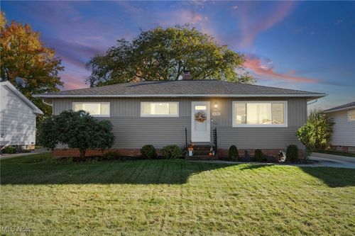 650 E Dartmoor Ave, Seven Hills, OH, 44131-2430 | Card Image