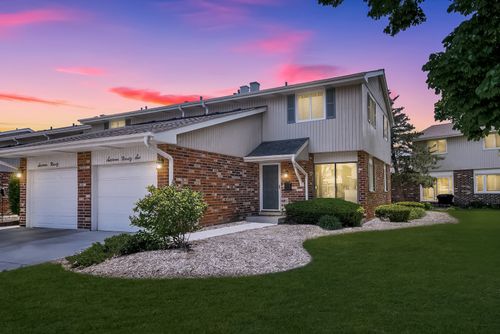 1696 Darwin Ct, Wheaton, IL, 60189-7004 | Card Image