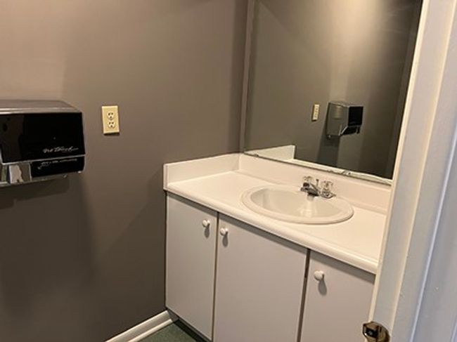 Suite 212 | Image 29