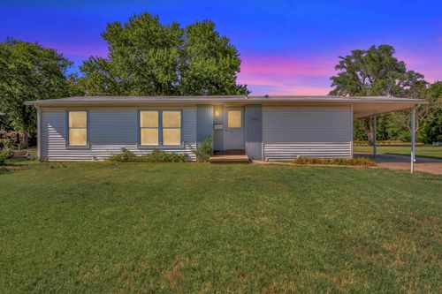 1108 E 9th St, Newton, KS, 67114-2408 | Card Image