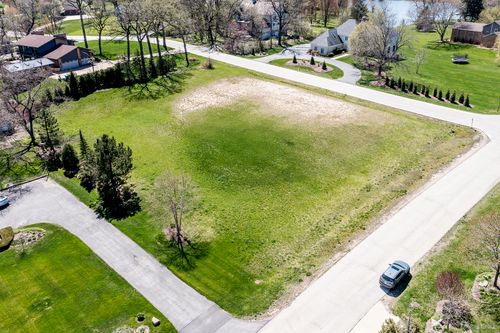 2 Equestrian Way, Lemont, IL, 60439-9147 | Card Image