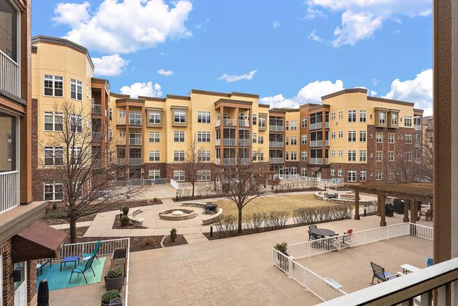 Stunning view of the courtyard | Image 20