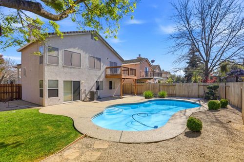 9510 Village Tree Dr, Elk Grove, CA, 95758-1076 | Card Image