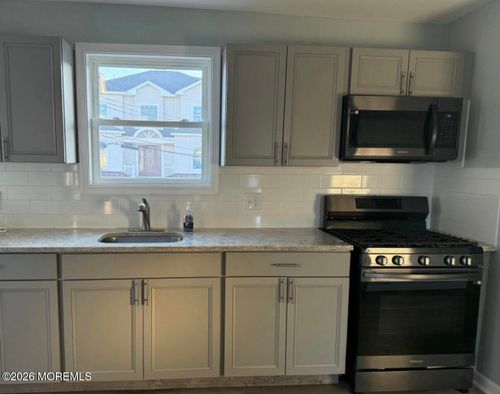 unit-b-40 Bay Shore Dr, Toms River, NJ, 08753-6244 | Card Image