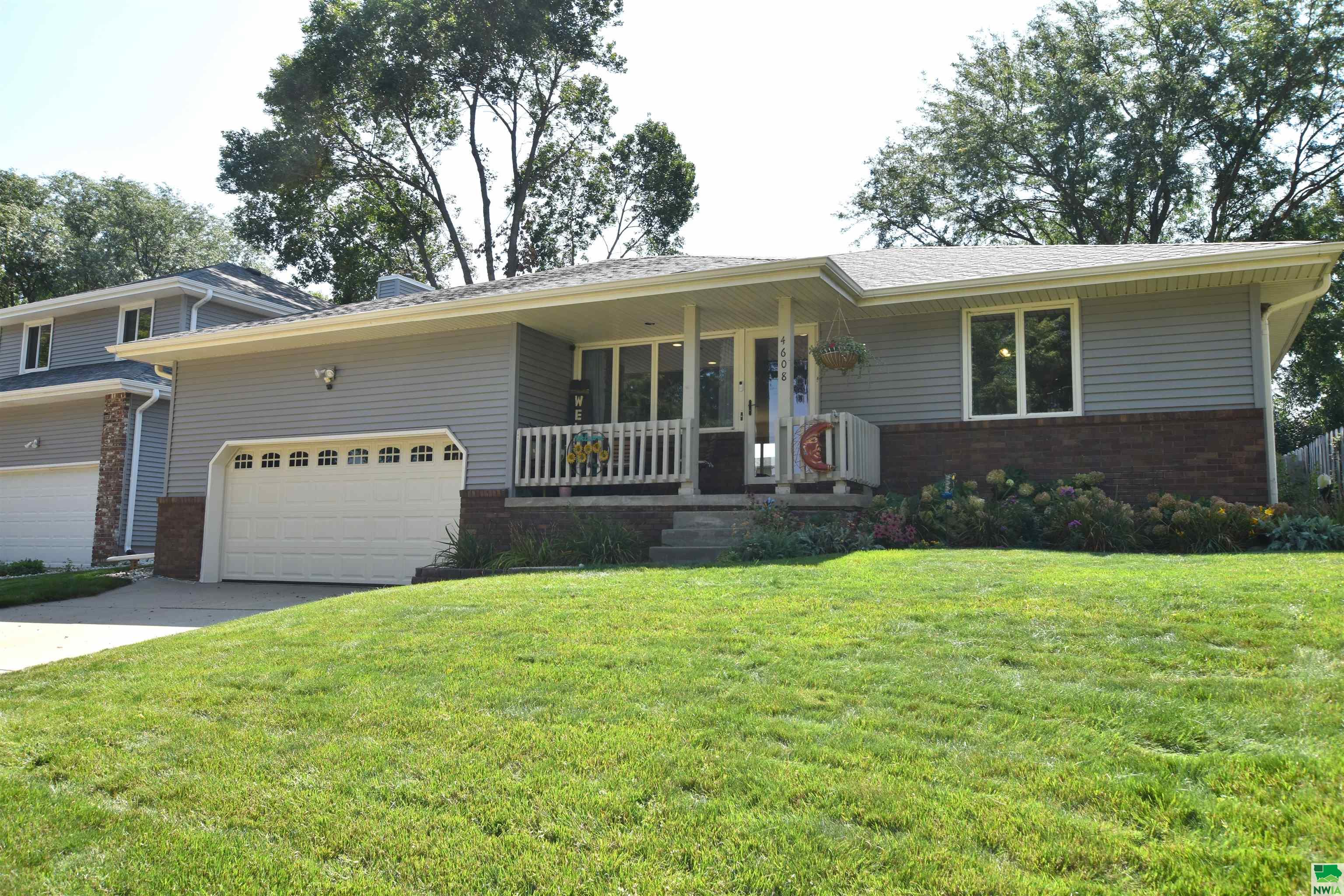 Clinton Ct, Sioux City, IA 51106