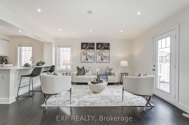 979 Nadalin Hts, House attached with 4 bedrooms, 2 bathrooms and 1 parking in Milton ON | Image 11