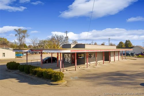 1626 Spring St, Jeffersonville, IN, 47130-2901 | Card Image