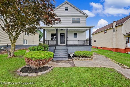 811 Murray St, Throop, PA, 18512-1166 | Card Image