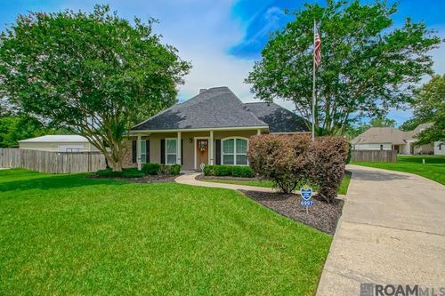6997 Deer Run, Denham Springs, LA, 70726-5644 | Card Image