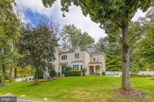 3242 Valley Ln, FALLS CHURCH, VA, 22044-1739 | Card Image