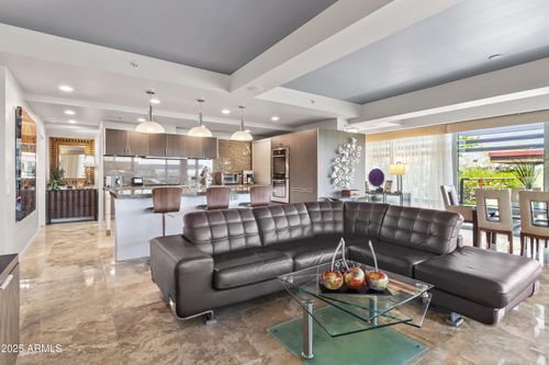 7011-7131 E Rancho Vista Dr, Scottsdale, AZ, 85251-1468 | Card Image