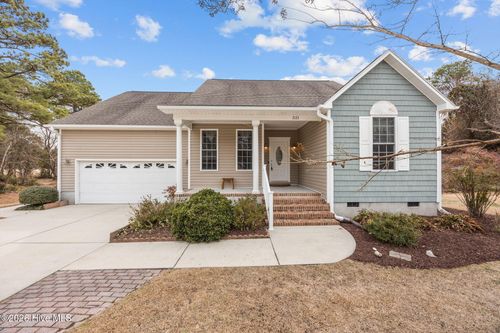 2123 Caracara Dr, New Bern, NC, 28560-6452 | Card Image