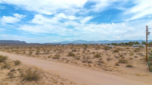 16362 S Douglas Ln, Yucca, AZ, 86438 | Card Image