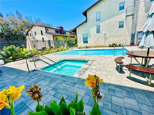 unit-202-9039 Van Nuys Blvd, Panorama City, CA, 91402-1823 | Card Image