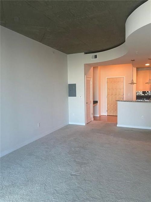 unit-715-400 W Peachtree St Nw, Atlanta, GA, 30308-3545 | Card Image