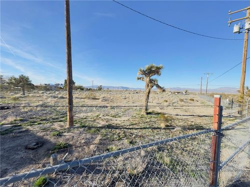 9690 Blackhawk Trl, Lucerne Valley, CA, 92356-7792 | Card Image