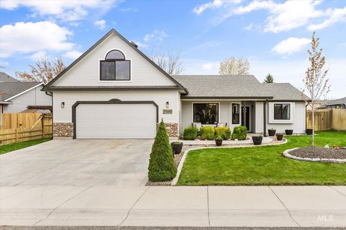 1582 N Avain Ave, Kuna, ID, 83634-3342 | Card Image