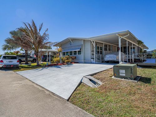u19-7566 Montauk Ave, Micco, FL, 32976-7797 | Card Image