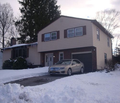 76 Helen Dr, Wappingers Falls, NY, 12590-1716 | Card Image
