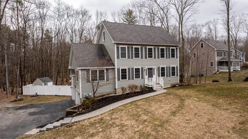 18 Piscataqua Rd, Dover, NH, 03820-5205 | Card Image