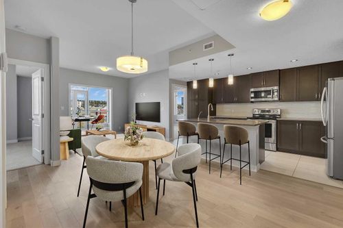 501-24 Varsity Estates Cir Nw, Calgary, AB, T3A2X8 | Card Image