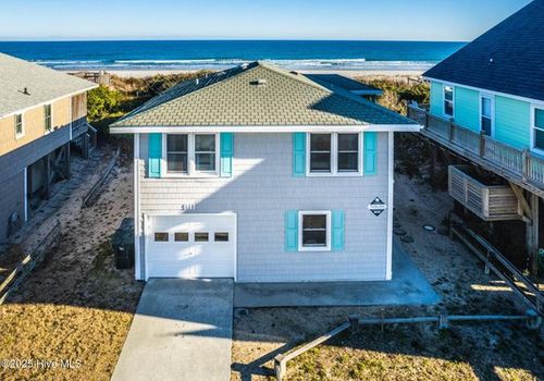 911 Ocean Blvd, Topsail Beach, NC, 28445-6903 | Card Image