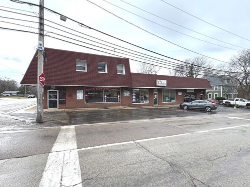 375-395 E State St, South Elgin, IL, 60177-2052 | Card Image