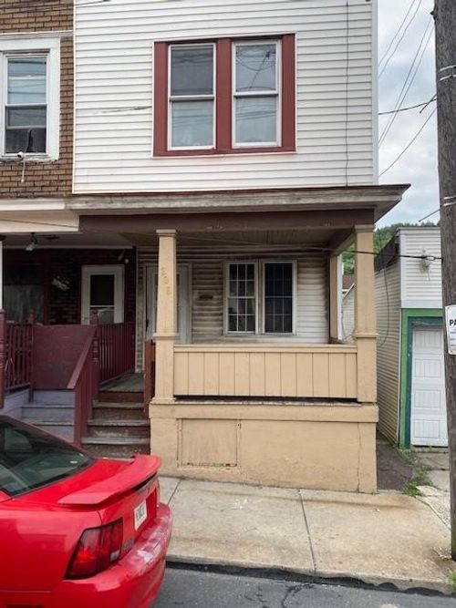 downstairs-208 W Patterson St, Lansford, PA, 18232-1106 | Card Image