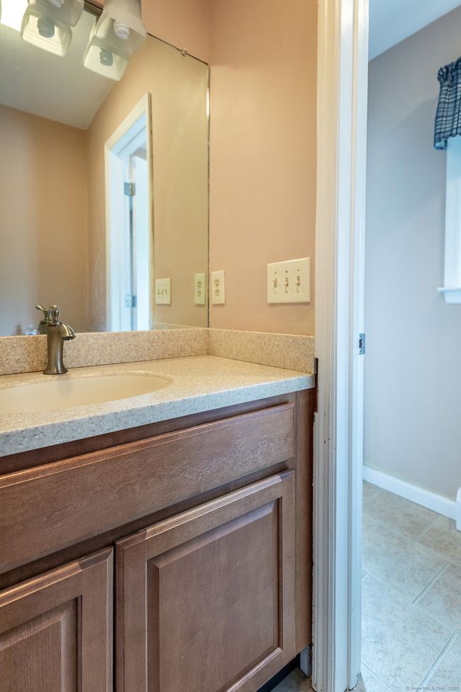 Main level powder room | Image 17