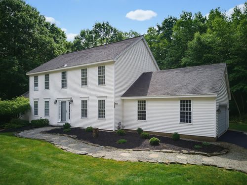 4 Hampshire Hills Dr, Bow, NH, 03304-4920 | Card Image