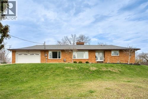 1235 Gesto Sideroad, Essex, ON, N8M2X6 | Card Image