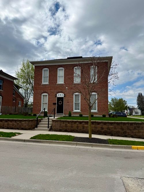262 W Ward St, Versailles, OH, 45380-1132 | Card Image