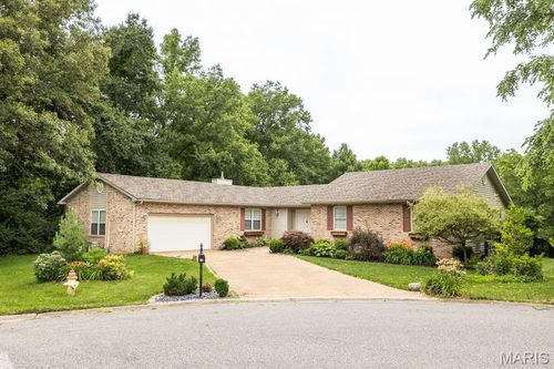 10 Ryan Cir, Lebanon, IL, 62254-1948 | Card Image