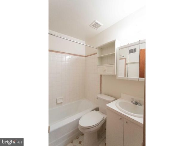 APT-1F - 729 Spruce St, Condo with 1 bedrooms, 1 bathrooms and null parking in PHILADELPHIA PA | Image 10