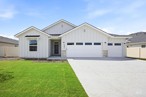 8331 E Presley Ct, Nampa, ID, 83687-5627 | Card Image