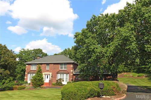 100 Worthington Oaks Dr, Creve Coeur, MO, 63141-7400 | Card Image