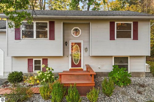 1276 Fisher Rd, Traverse City, MI, 49685-9057 | Card Image