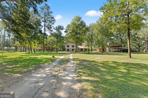 323 St Marys River Bluff Rd, Saint George, GA, 31562-4047 | Card Image