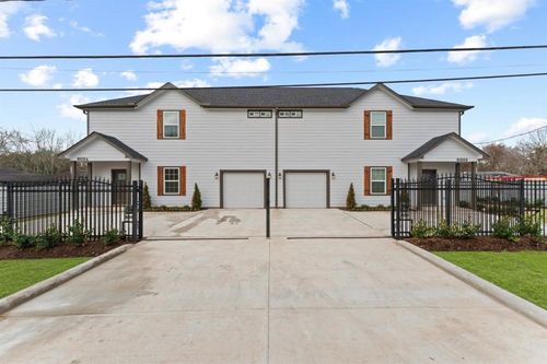 5140 Mallow St, Houston, TX, 77033-3909 | Card Image