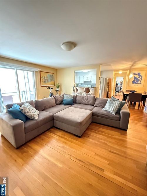 101 Orient Way, Rutherford, NJ, 07070-2144 | Card Image