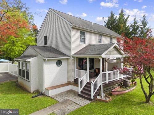 5 Maple St, NORTH WALES, PA, 19454-2312 | Card Image