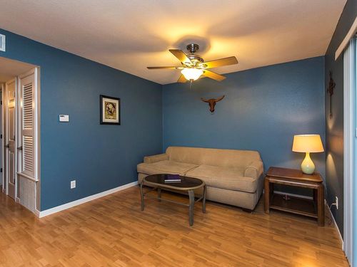 apt-104-400 W 35th St, Austin, TX, 78705-1332 | Card Image