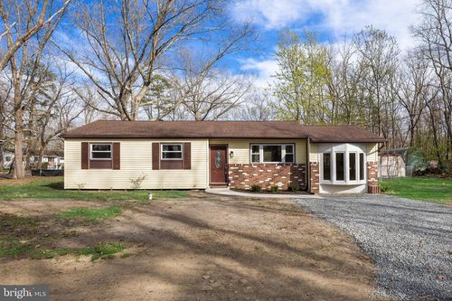 601 New York Rd, BROWNS MILLS, NJ, 08015-5606 | Card Image