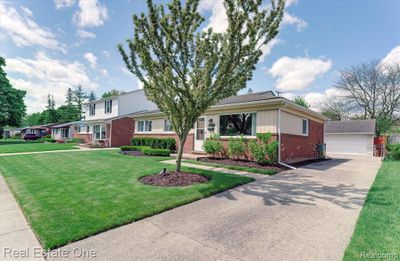 47539 Jeffry, Home with 3 bedrooms, 1 bathrooms and null parking in Shelby Twp MI | Image 3